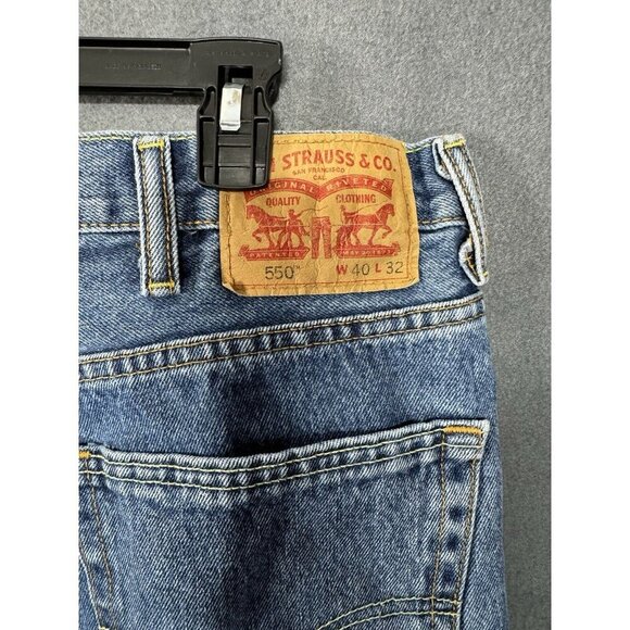 Levis 550 Jeans Mens 40x32 Blue Relaxed Slight Taper 100% Cotton Medium Wash - Picture 4 of 9